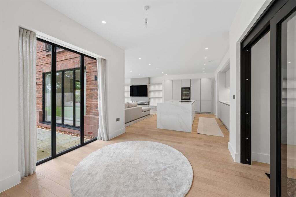 House in Wilmslow, Pownall Park - More