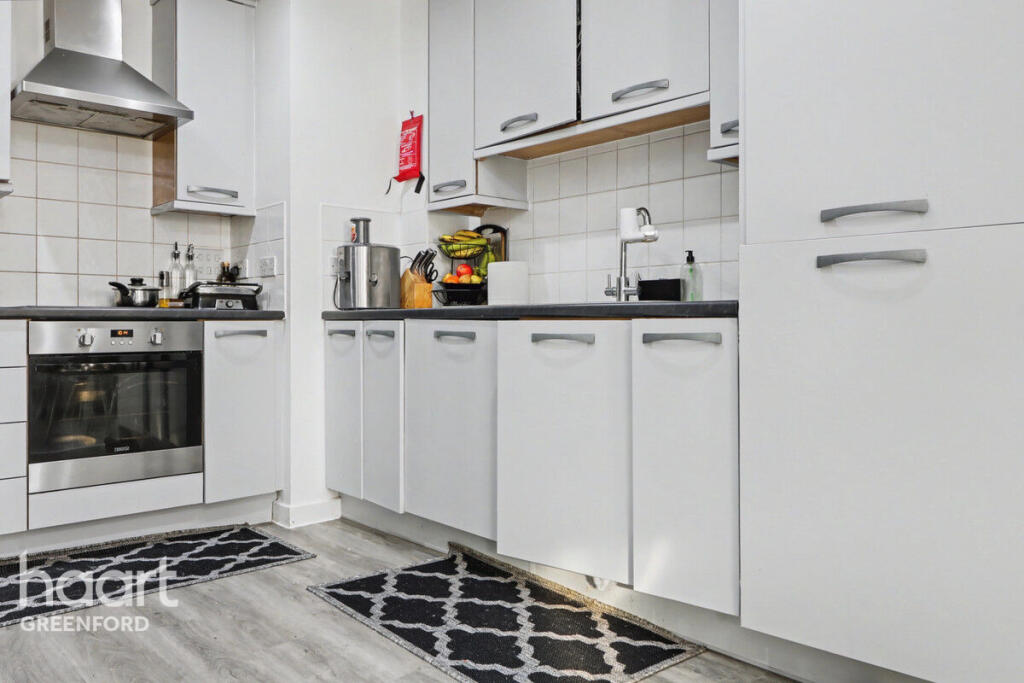 2-bed flat on Taywood Road, Northolt, £300,000