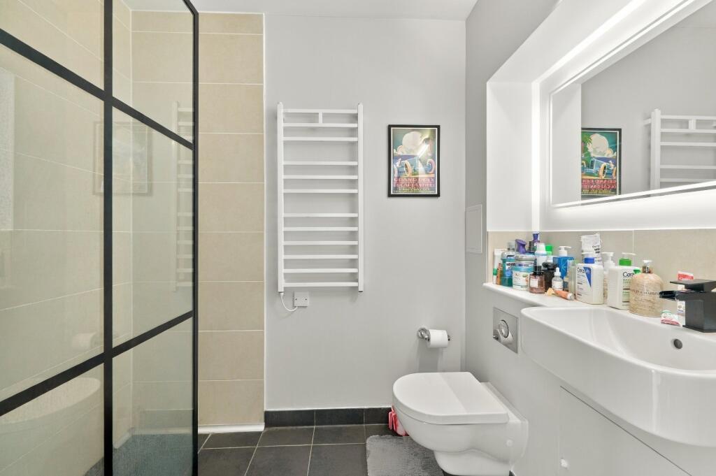 Apartment in London - View 3
