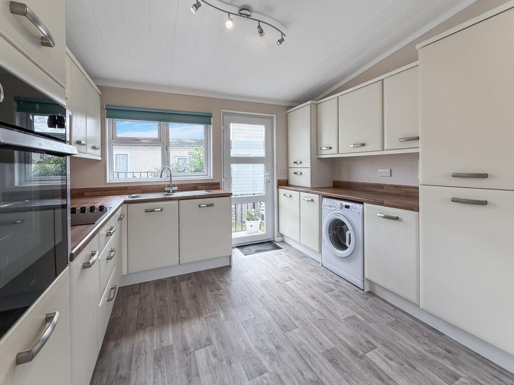 Lugano Avenue, Martlesham Heath, Ipswich, IP5 photo 3