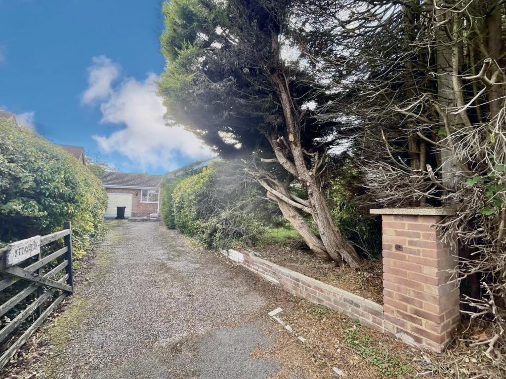 Cricket Hill, Finchampstead, Wokingham, Wokingham