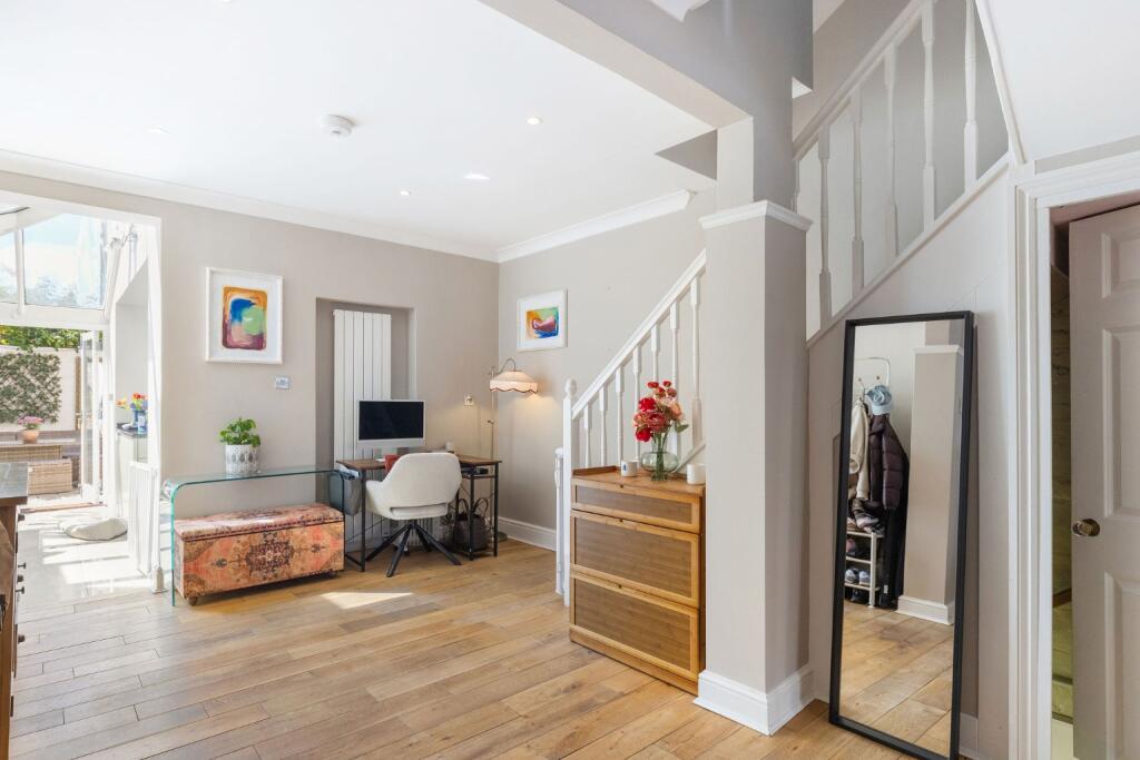Main image of property: Princes Road TW10