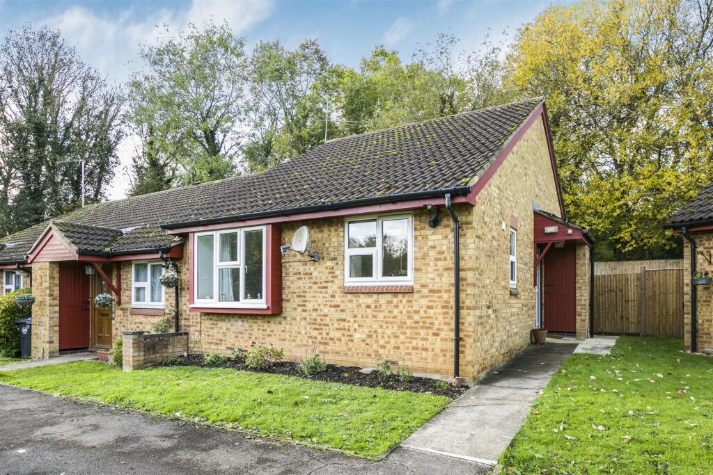 2-bed semi-detached on Braziers Field, Hertford, £325,000