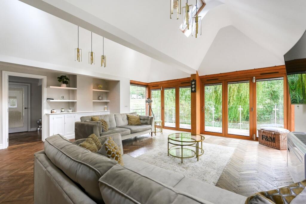 House in Ashford, Charing - More