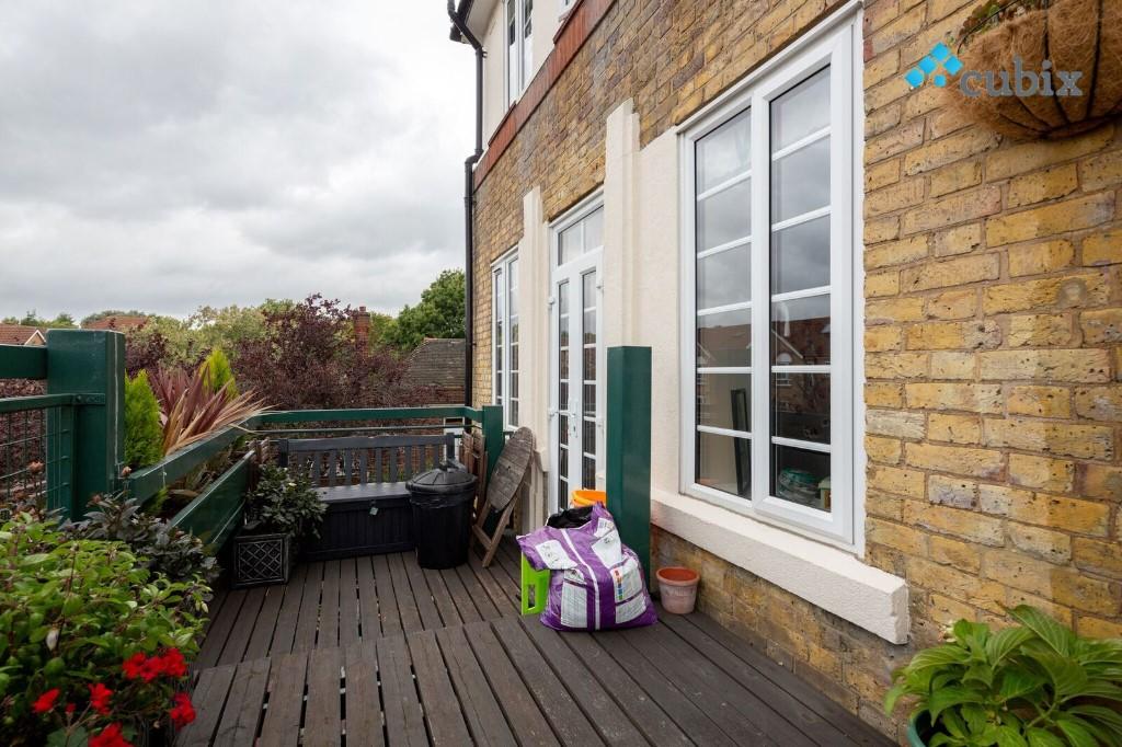 2 bedroom maisonette for rent