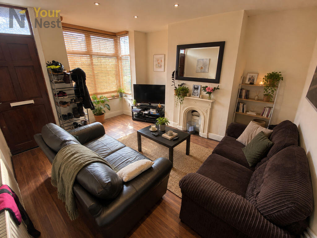 Main image of property: Newport View, Headingley, Leeds, LS6 3BX
