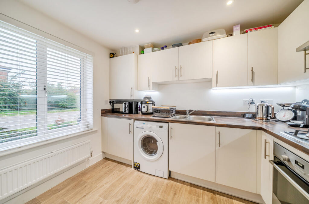 House in Guildford - View 3