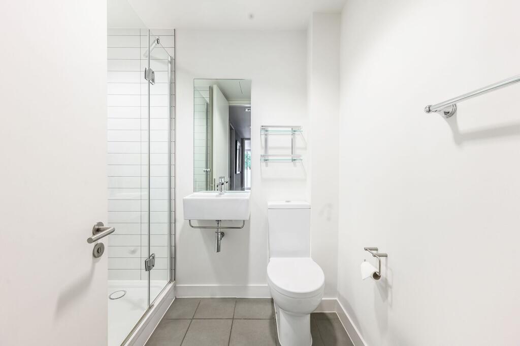 Apartment in London - More