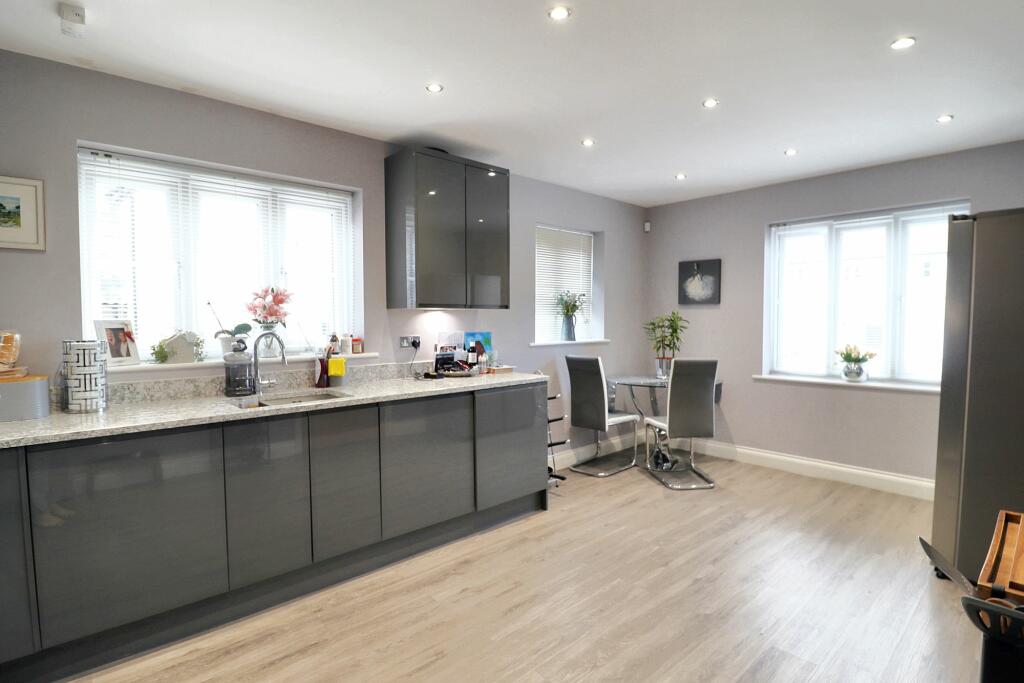 House in Bristol, Itchington - More