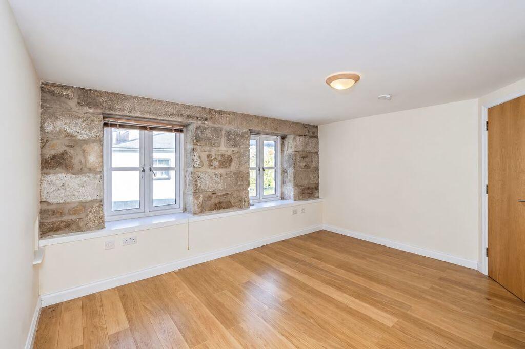 Apartment in Truro - More