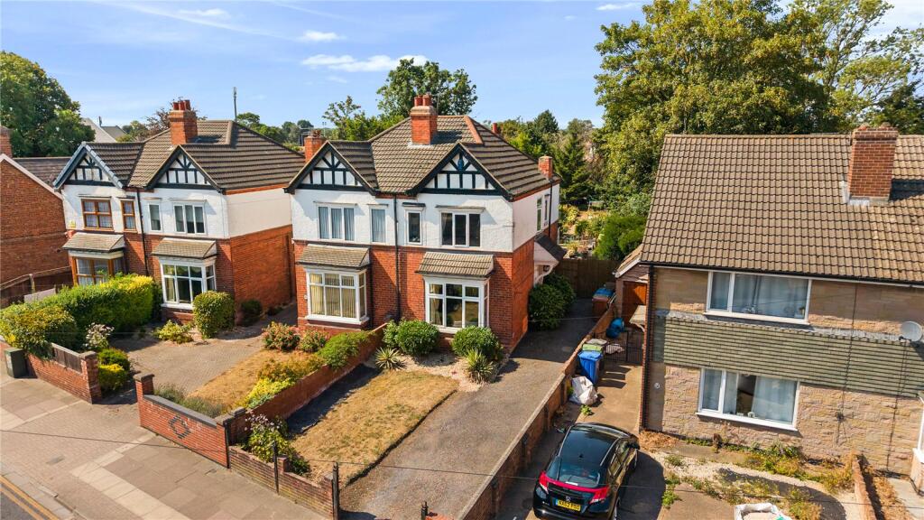 House in Grimsby, Scartho - View 2