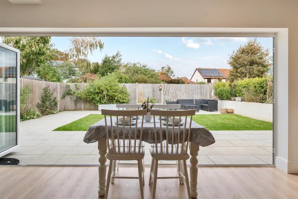 House in Fareham, Stubbington - More