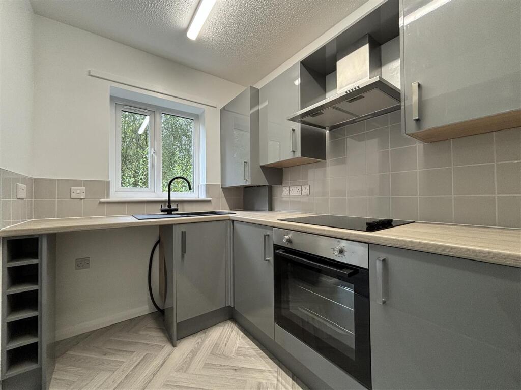 Apartment in Leeds, West Yorkshire - More