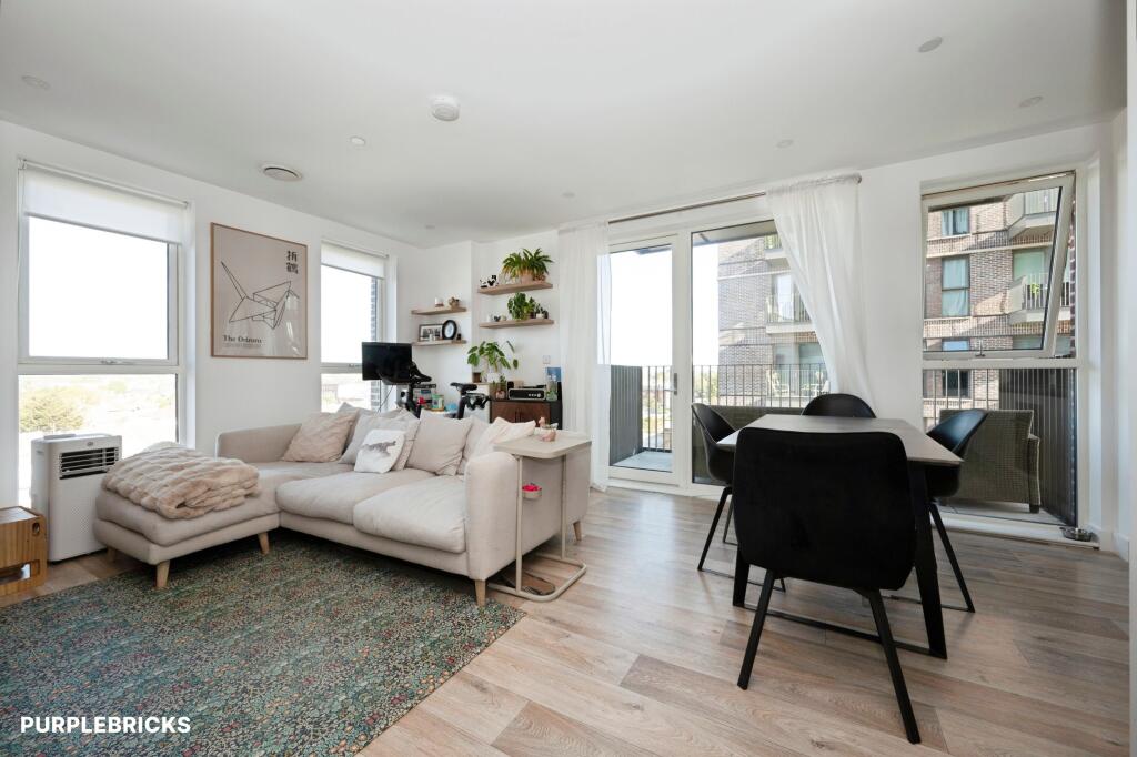 11 Lansdowne Way, Surbiton, KT5 photo 3