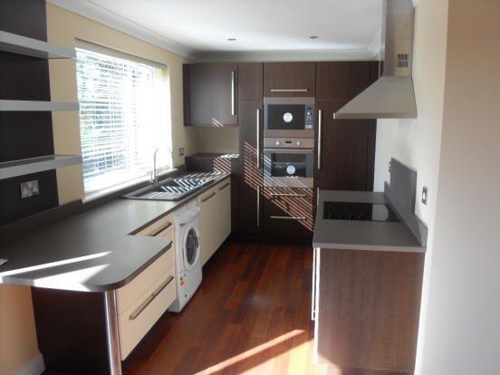Apartment in Huddersfield, Gawthorpe, Lascelles Hall - View 4