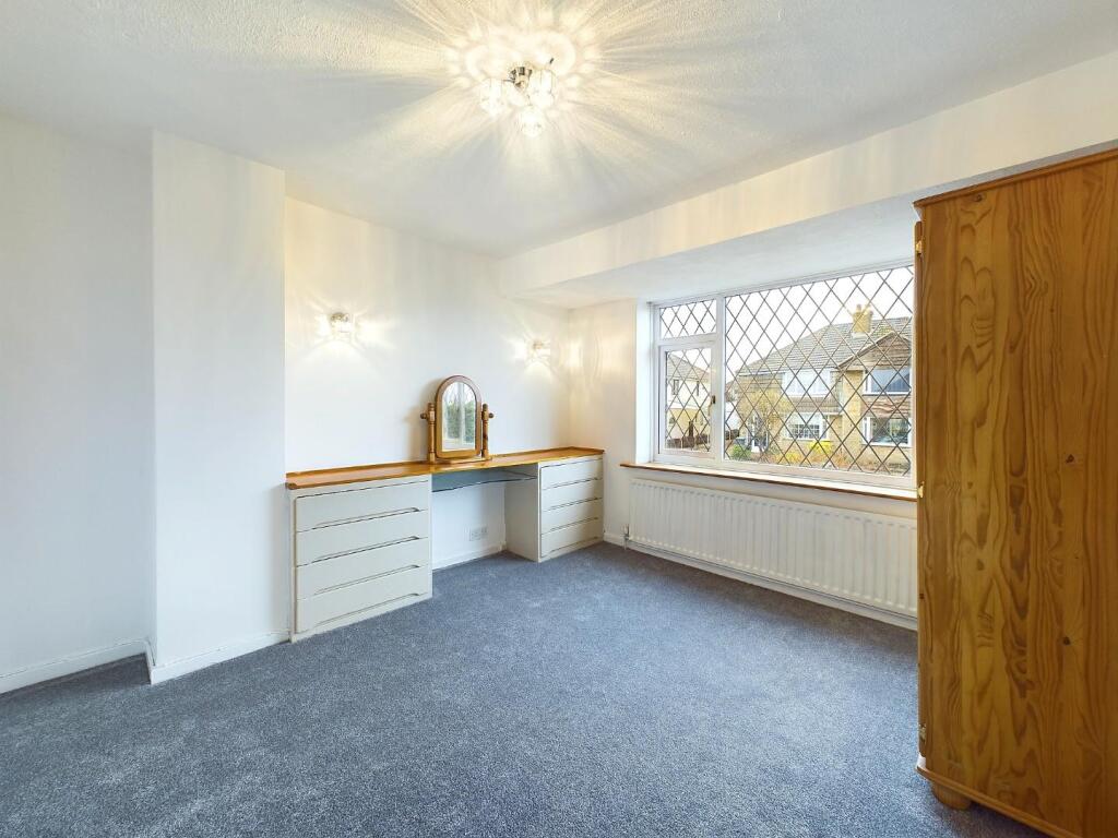 House in Bradford, Wrose - More