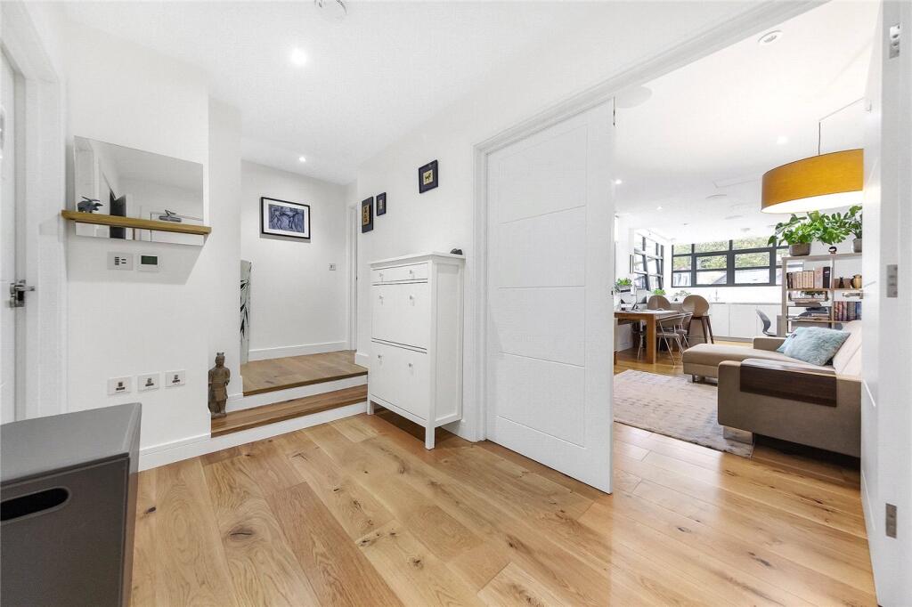 Main image of property: Hogarth Lane, London, W4