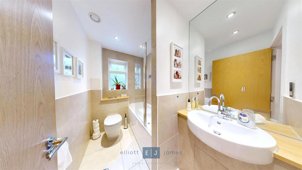 Apartment in Epping Forest, Epping - More