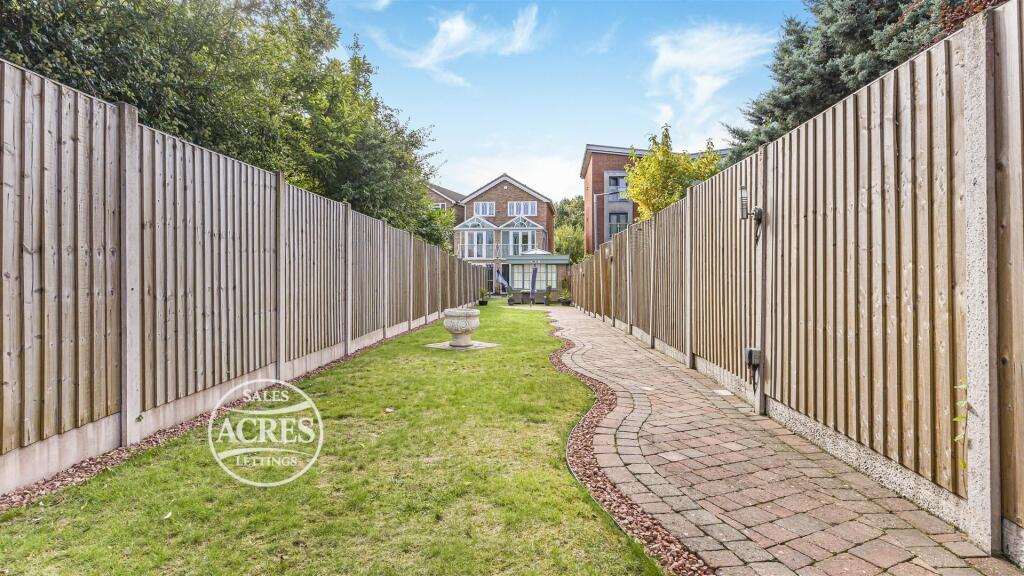 Ridgewood Drive, Four Oaks, Sutton Coldfield photo 3