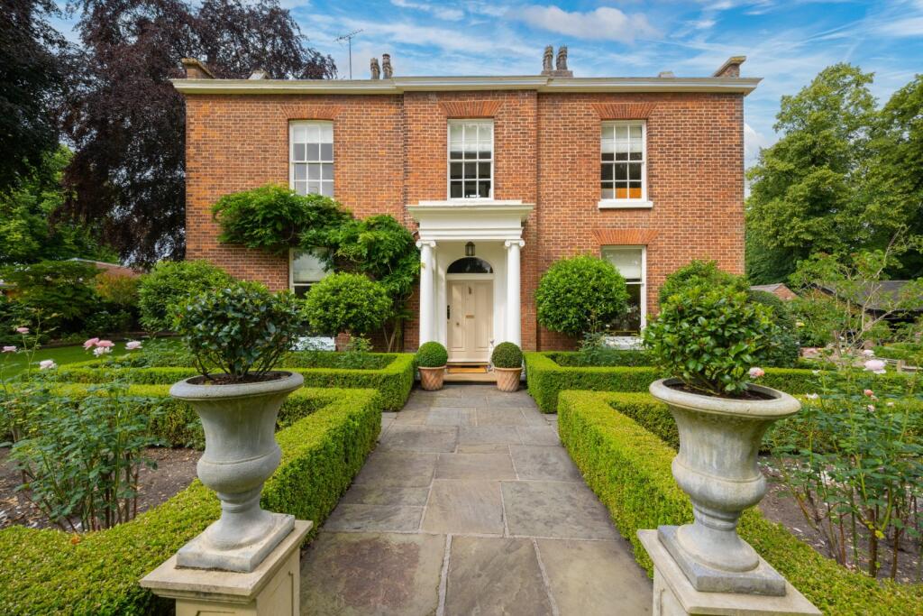 Main image of property: Walton Road, Stockton Heath, Cheshire, WA4