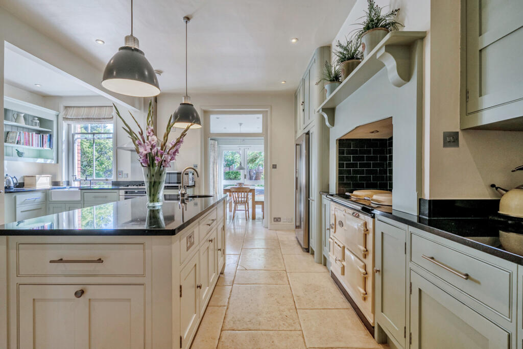 House in Reading, Caversham - More
