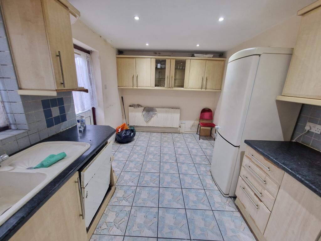 House in London - View 5