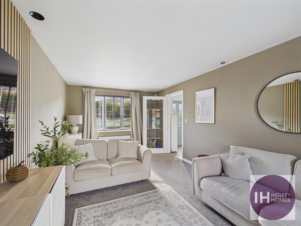 House in Ingleby Barwick, The Rings, Stockton-on-Tees - View 4