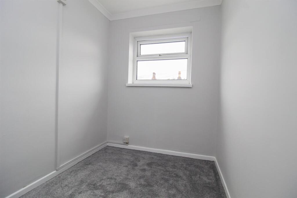 Apartment in Wakefield, Belle Vue - View 5