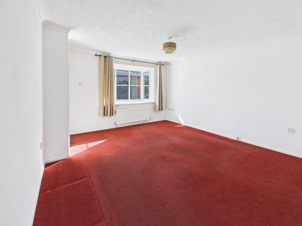 House in Lincoln - View 2