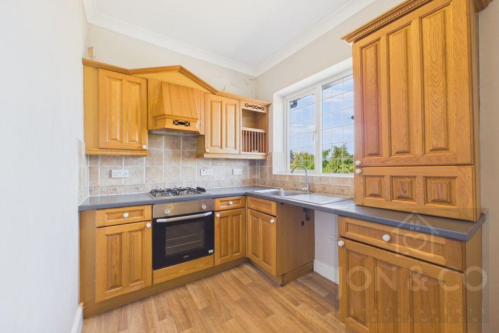 Apartment in Northampton, Westone - View 5