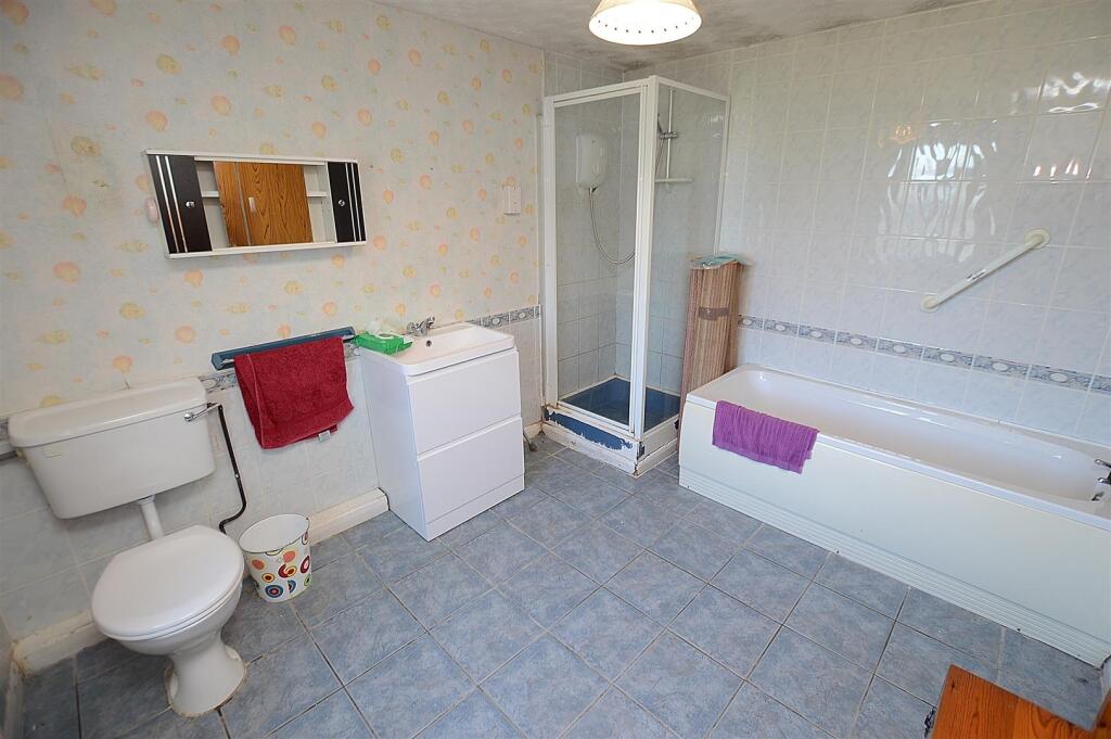 2 The Holdings, St. Leonards Avenue, Woodhall Spa photo 4