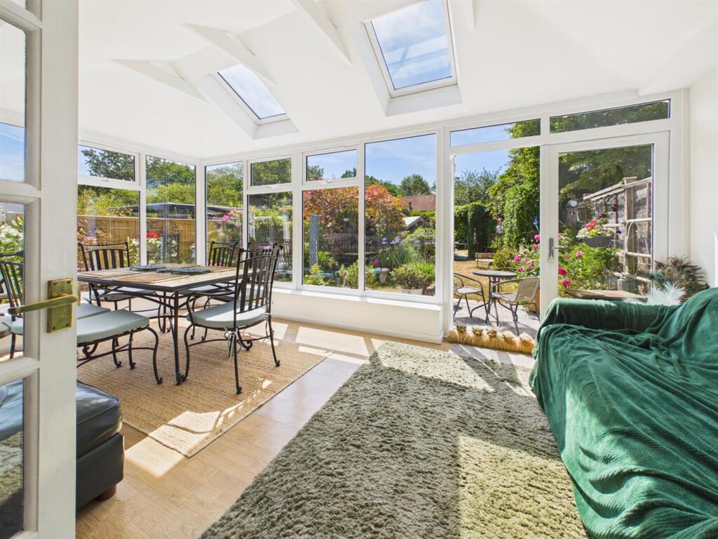 Gratwicke Road, Tilehurst, Reading – další