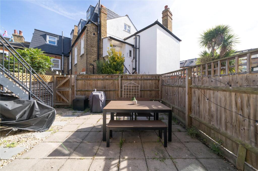 Apartment in London - View 4