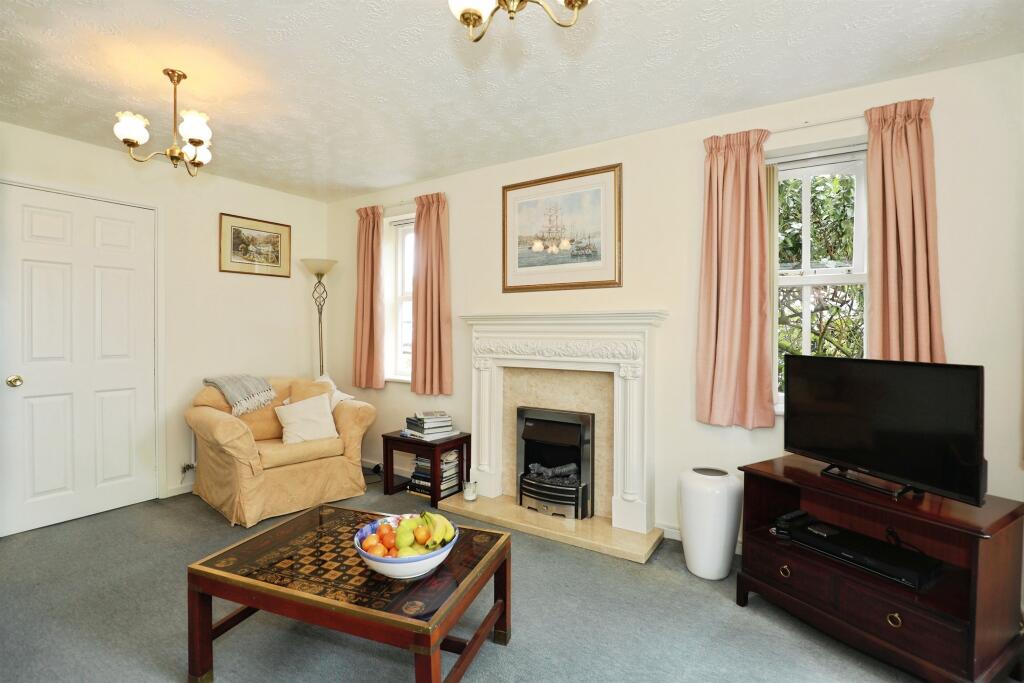 House in Lostock Gralam, Cheshire West and Chester - View 5