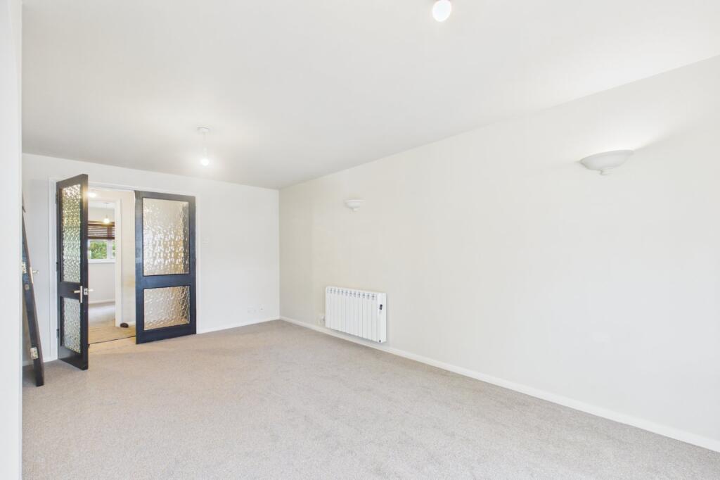 Apartment in Dartford - View 3