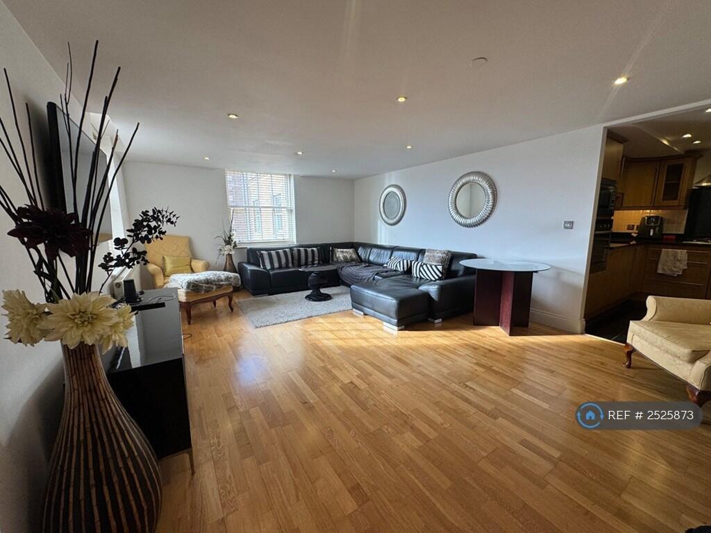 Main image of property: Princess Park Manor East Wing, London, N11
