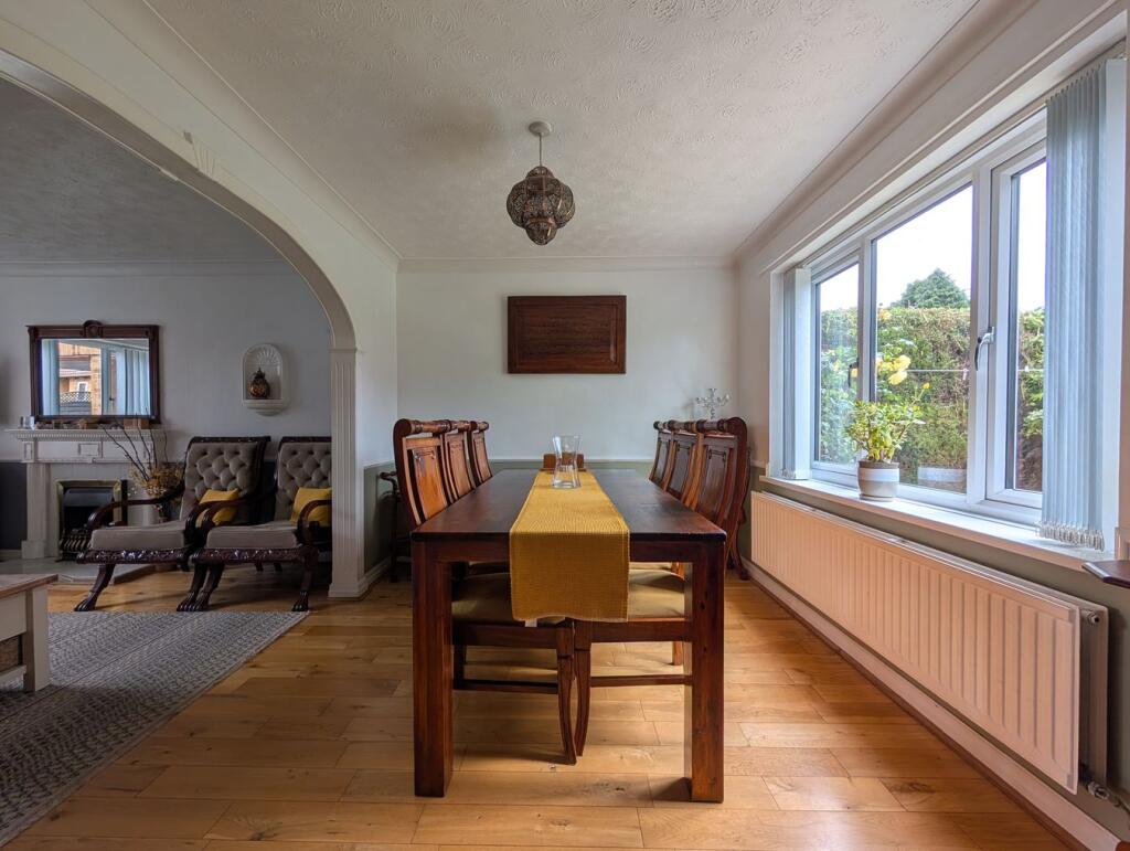 House in Bradford, Lee Lane, Bingley - View 4