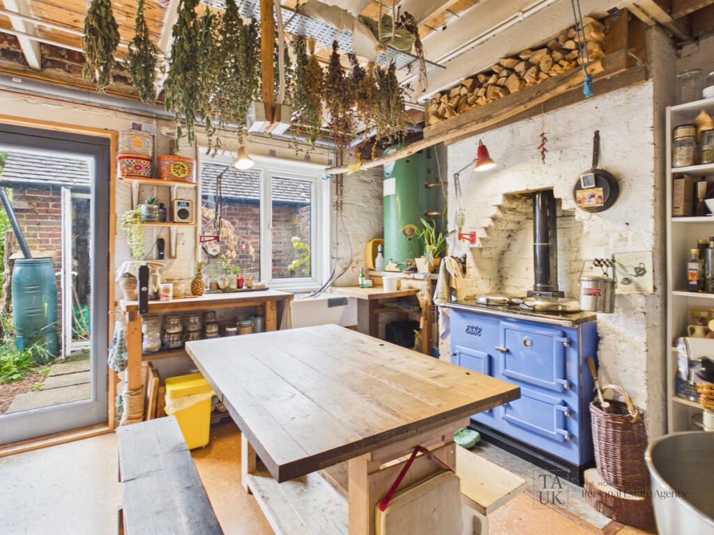 House in Portsmouth - View 4