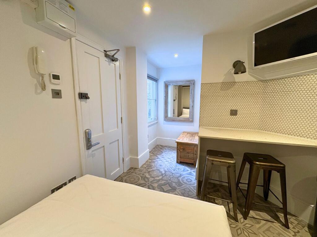 Studio flat for rent