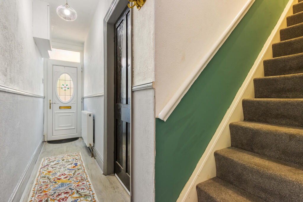 House in Barton-upon-Humber, Barton Waterside - More