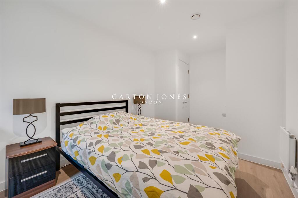 Apartment in London - More