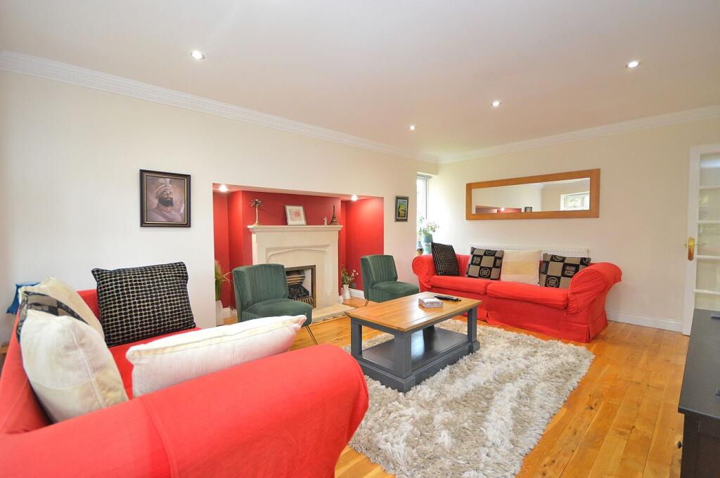 House in Northampton, West Northamptonshire - More