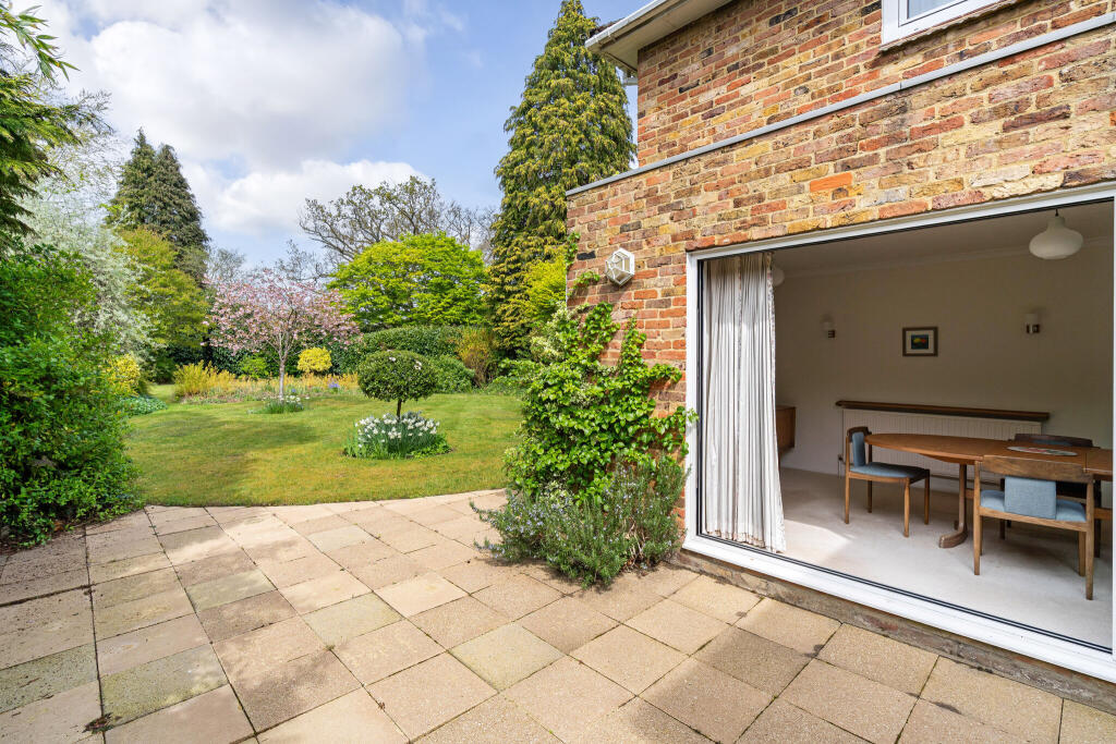 House in Slough - View 2