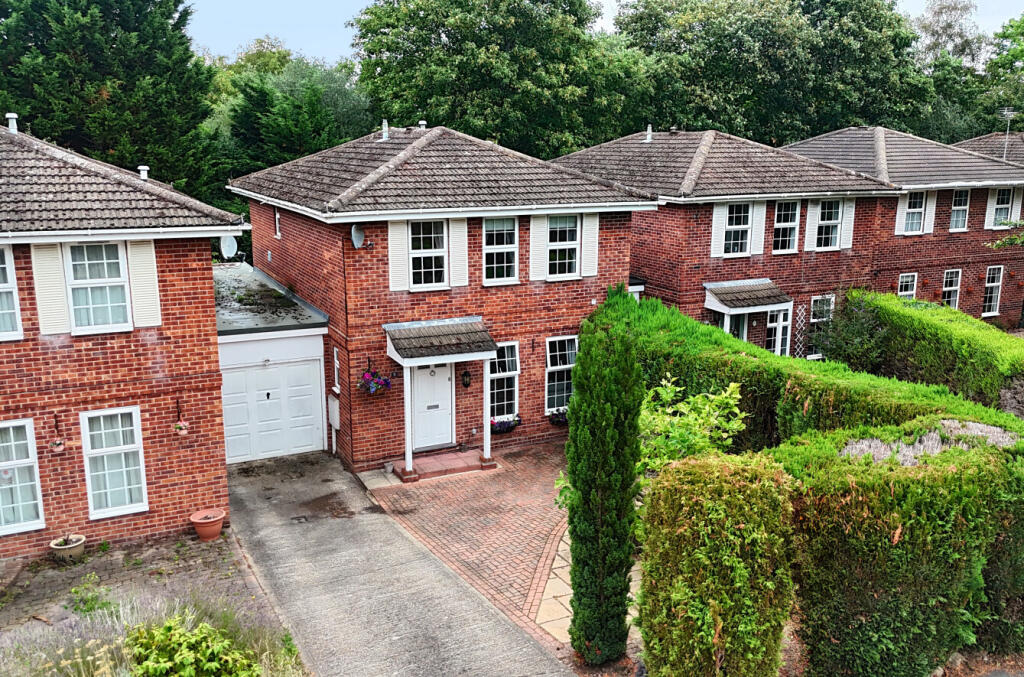 Main image of property: Lovells Close, Lightwater, Surrey, GU18