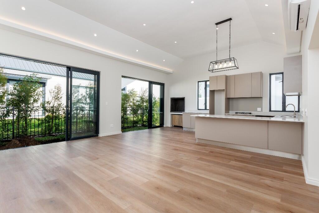 Main image of property: Paarl, Western Cape