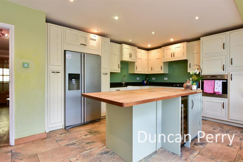Dixons Hill Road, Welham Green - View 4