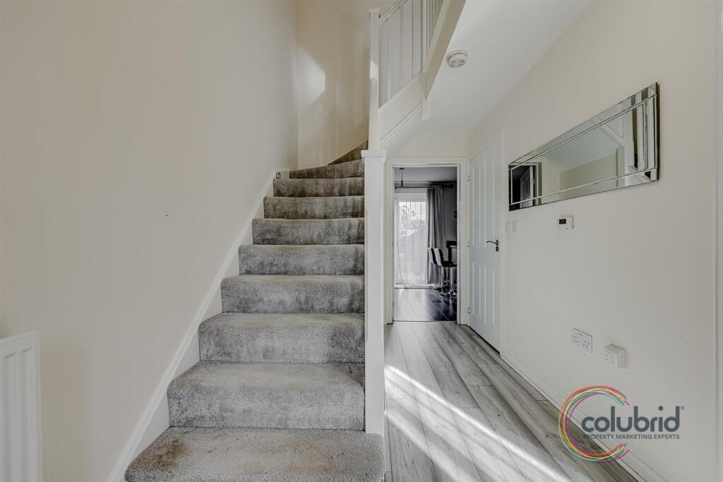 Sunliner Way, South Ockendon photo 4