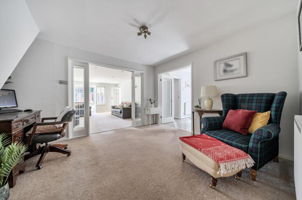 House in Redhill - View 4