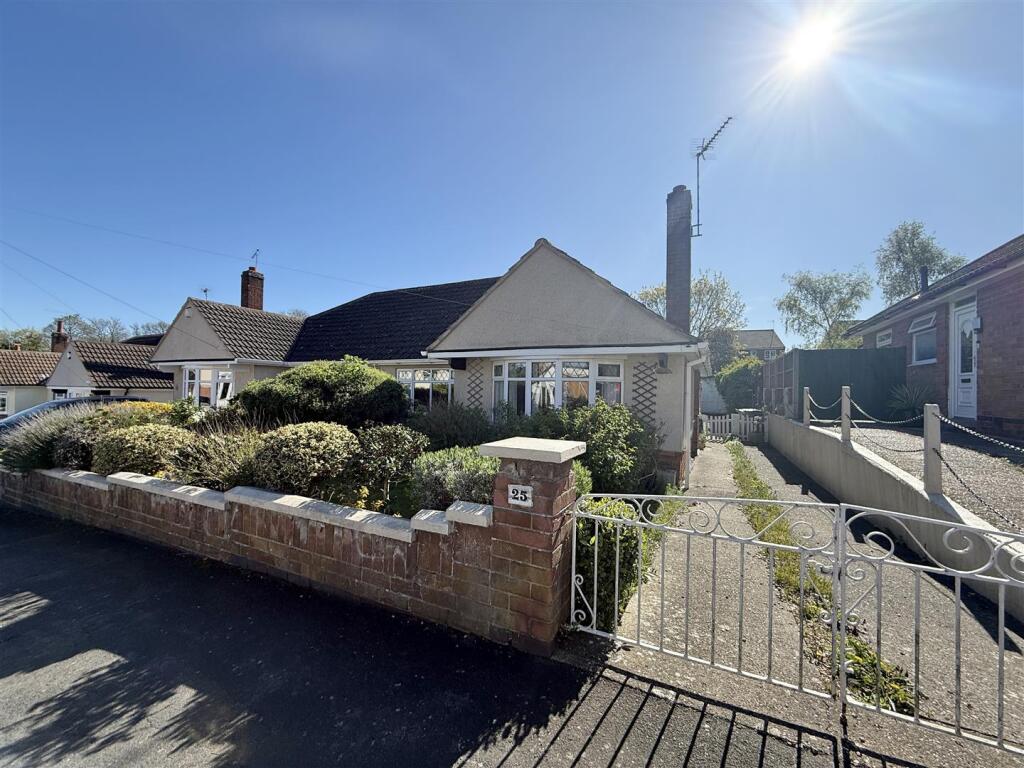 2-bed semi-detached on Avondale Road, Wigston, £230,000
