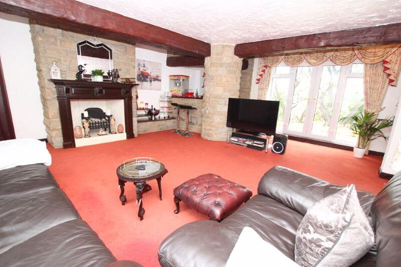 White Brow, Unsworth, Bury, BL9 photo 4